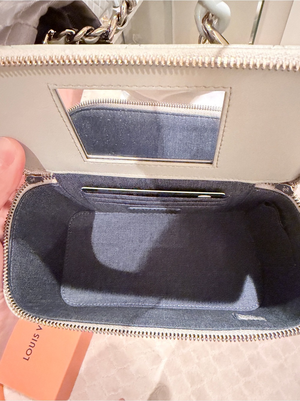 CHANEL Quilted Mini Vanity Bag in Beige with Gold Hardware - Picture 4 of 7